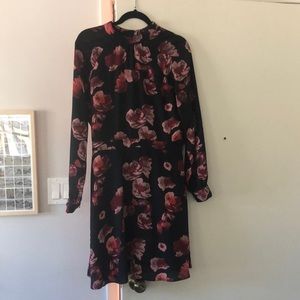 Banana Republic size 10 navy floral dress in great condition!